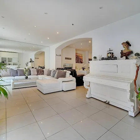 Villa Avec Piscine, 5 Chambres, 4 Parkings V5b10 *