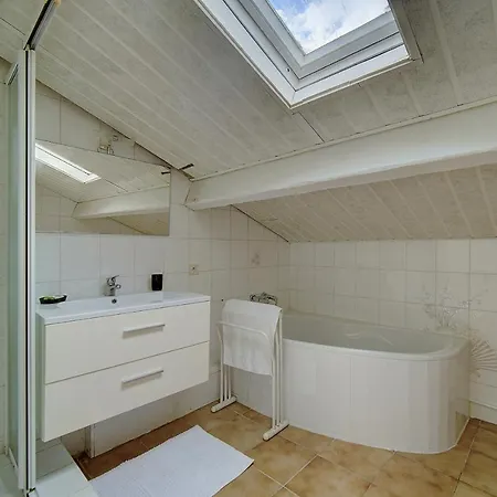 Avec Piscine, 5 Chambres, 4 Parkings V5b10 Villa Cannes