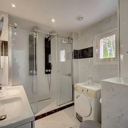 Avec Piscine, 5 Chambres, 4 Parkings V5b10 Villa Cannes