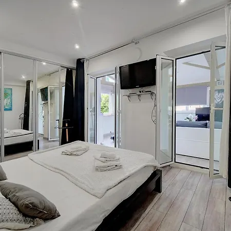 Avec Piscine, 5 Chambres, 4 Parkings V5b10 Villa Cannes