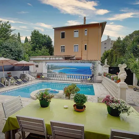 Avec Piscine, 5 Chambres, 4 Parkings V5b10