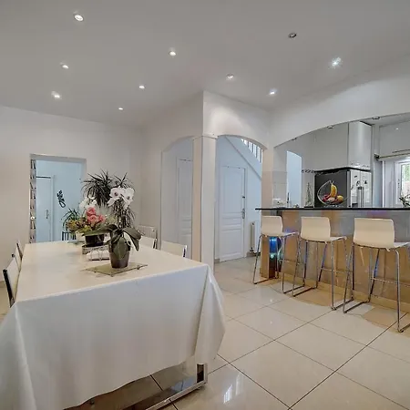 Avec Piscine, 5 Chambres, 4 Parkings V5b10 * Cannes