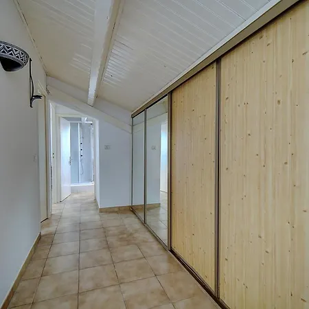 Villa Avec Piscine, 5 Chambres, 4 Parkings V5b10 *