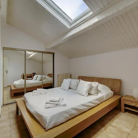 Avec Piscine, 5 Chambres, 4 Parkings V5b10 Villa