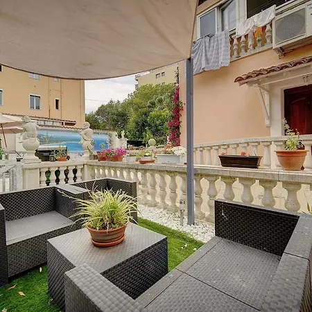 Villa Avec Piscine, 5 Chambres, 4 Parkings V5b10